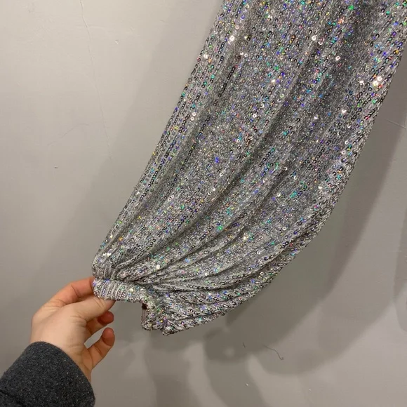 House of CB Verina Sequin Long Sleeve Cocktail Dress in Silver Small - Picture 6 of 8